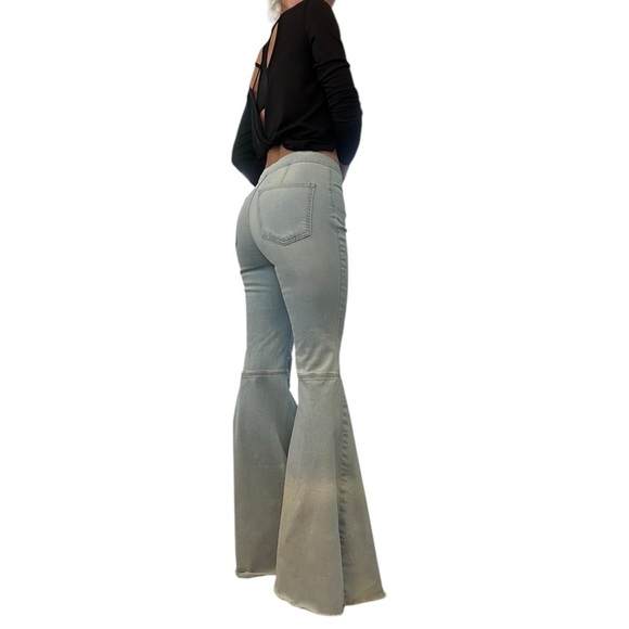 Free People Hippie 70s Bell Bottoms Flare Jeans Retro Size 26 - Picture 3 of 15